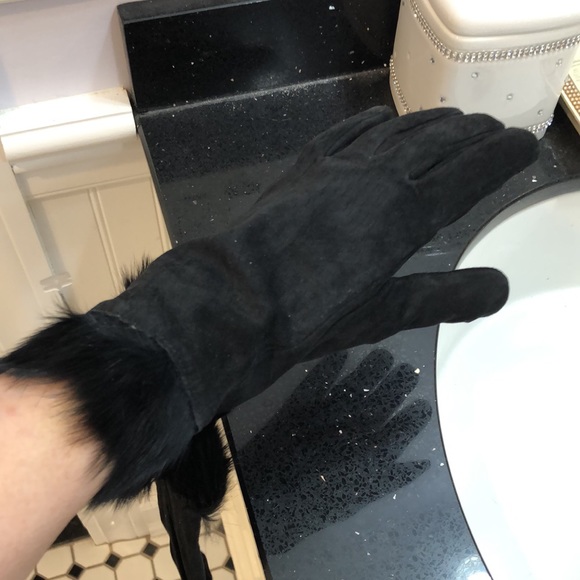 NWT Suede Gloves. - Picture 4 of 7